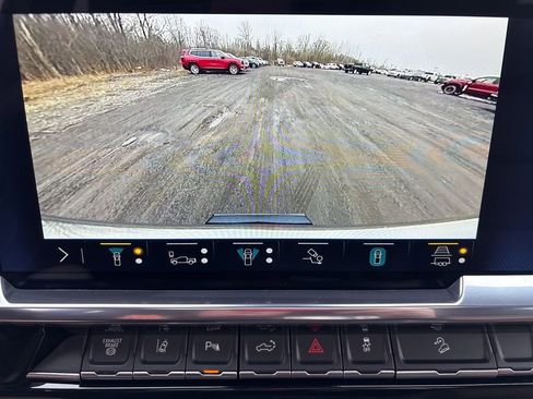 Used 2024 Chevrolet Silverado 2500 High Country w/ High Country Premium Package AWD/4WD image 24