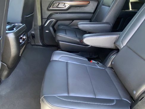 Used 2025 GMC Yukon XL Denali image 21