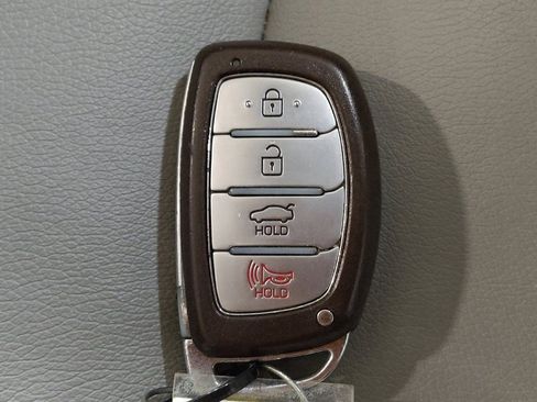 Used 2018 Hyundai Elantra Value Edition FWD image 32