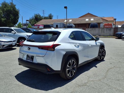 Used 2024 Lexus UX 250h FWD image 5