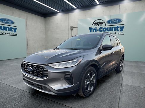 Used 2025 Ford Escape ST-Line w/ Equipment Group 301A image 3