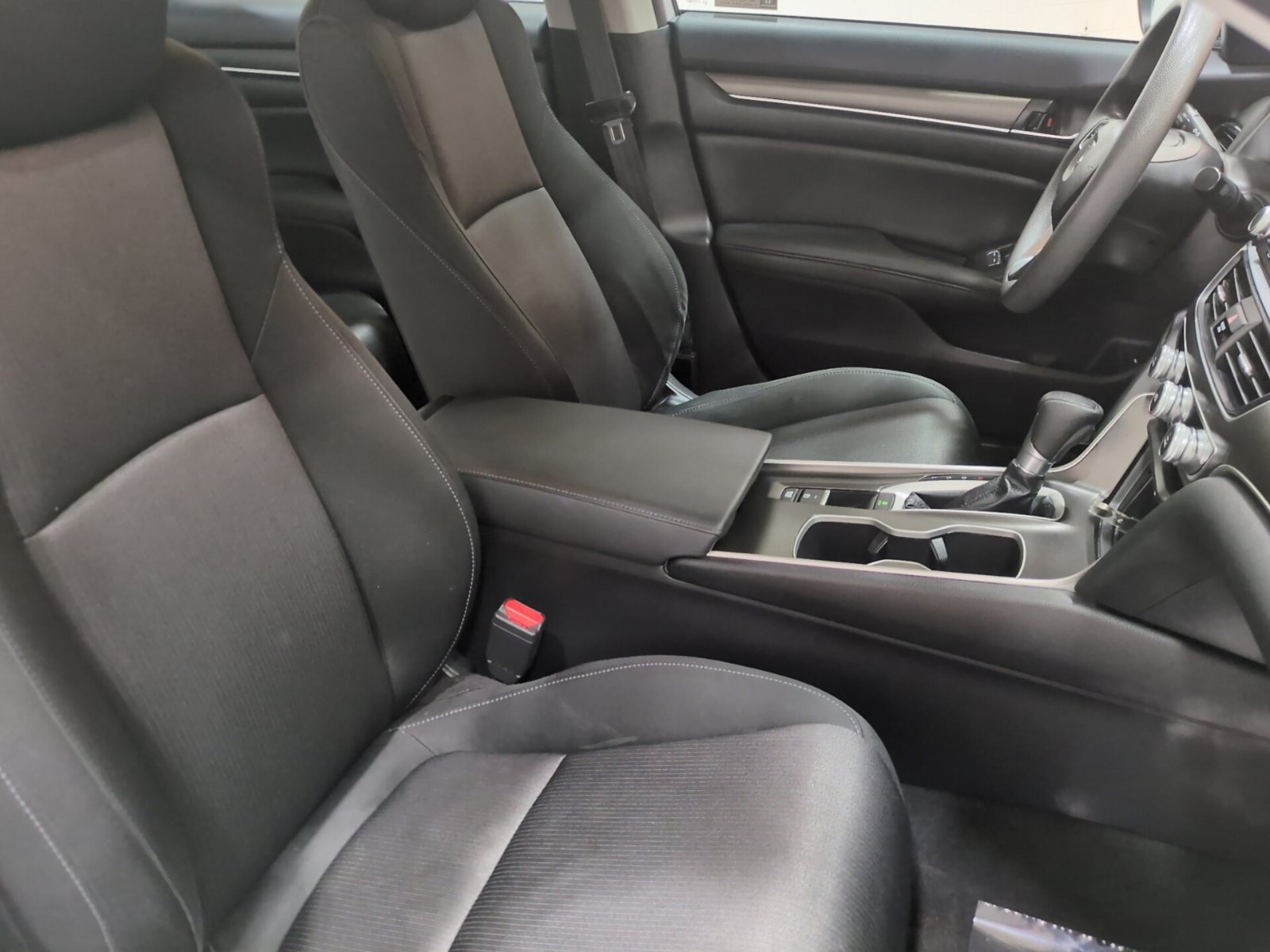 Used 2019 Honda Accord LX image 10