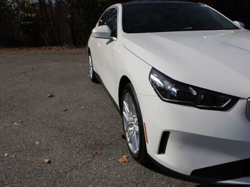 Used 2024 BMW 530i xDrive w/ Executive Package image 43