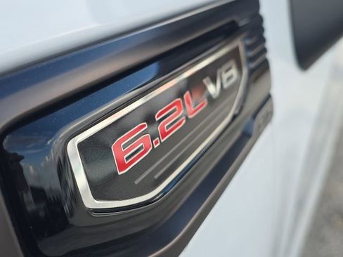 Used 2022 GMC Sierra 1500 AT4X image 9