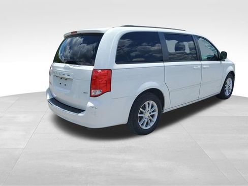 Used 2016 Dodge Grand Caravan SXT FWD image 4