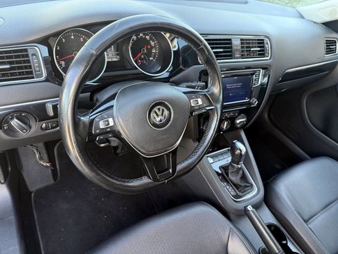 Used 2016 Volkswagen Jetta SEL Premium image 10