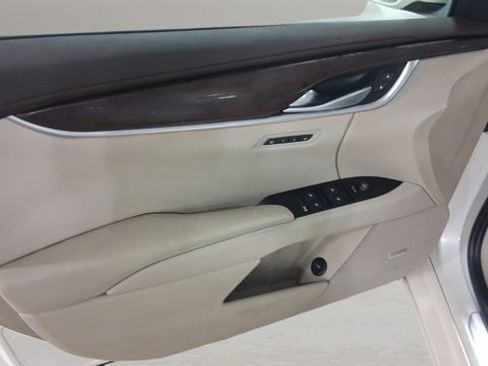 Used 2014 Cadillac XTS Premium image 23