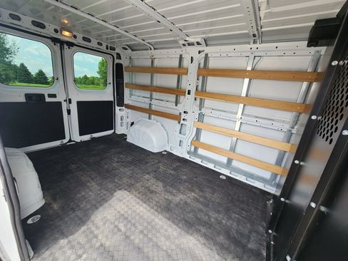 Used 2025 RAM ProMaster 2500 w/ U-Haul Equipment Group FWD image 21