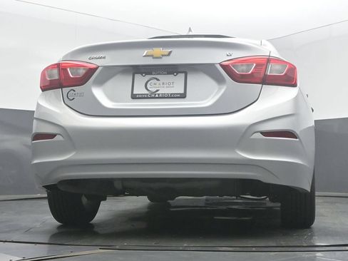 Used 2018 Chevrolet Cruze LT w/ Convenience Package FWD image 52