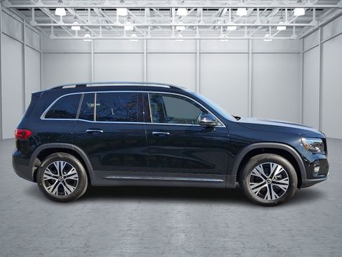 Certified 2024 Mercedes-Benz GLB 250 4MATIC image 7