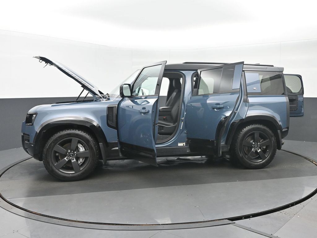 Used 2020 Land Rover Defender 110 SE AWD/4WD image 41