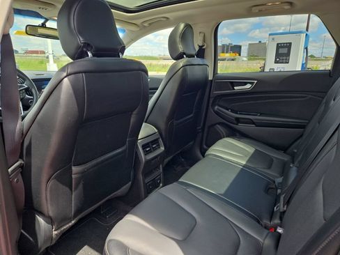 Used 2017 Ford Edge Titanium w/ Equipment Group 301A AWD/4WD image 12