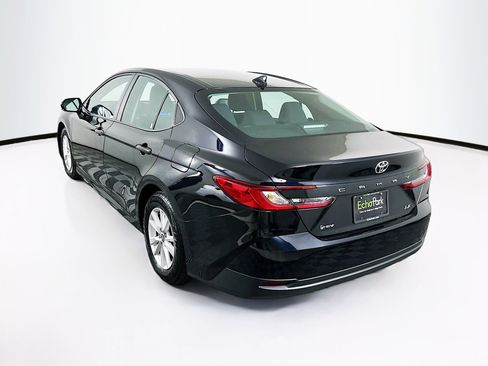 Used 2025 Toyota Camry LE image 5