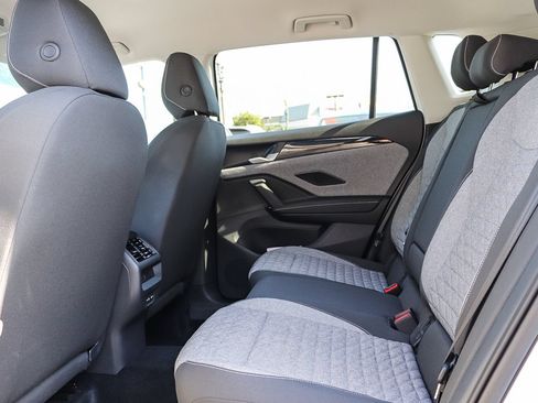 Certified 2025 Volkswagen Tiguan S FWD image 19