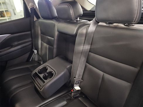 Used 2024 Nissan Murano SV w/ SV Midnight Edition Package image 13