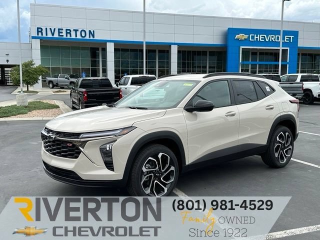 Used 2026 Chevrolet Trax RS FWD image 1