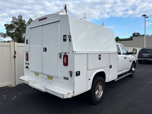 Used 2018 RAM 3500 Tradesman w/ Chrome Appearance Group RWD image 3