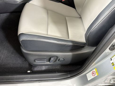 Used 2017 Toyota RAV4 Limited FWD image 15