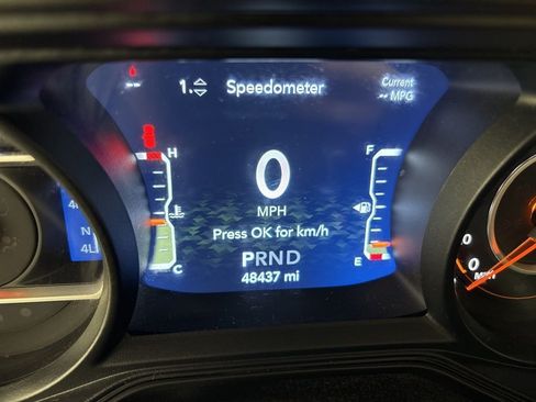 Used 2025 Jeep Wrangler Unlimited Sahara AWD/4WD image 30