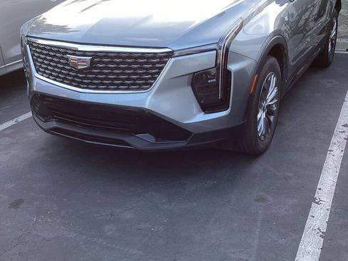 Used 2024 Cadillac XT4 Premium Luxury image 6