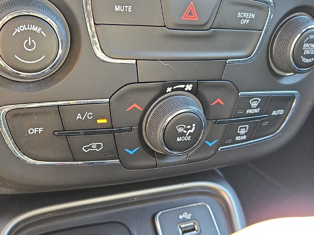 Used 2019 Jeep Compass Latitude w/ Popular Equipment Group AWD/4WD image 15