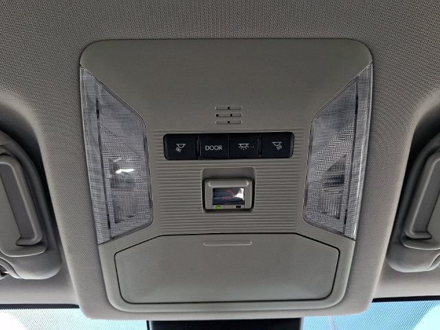 Used 2025 Toyota RAV4 XLE FWD image 25