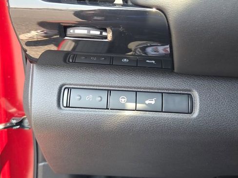 Used 2025 Nissan Pathfinder SV FWD image 26