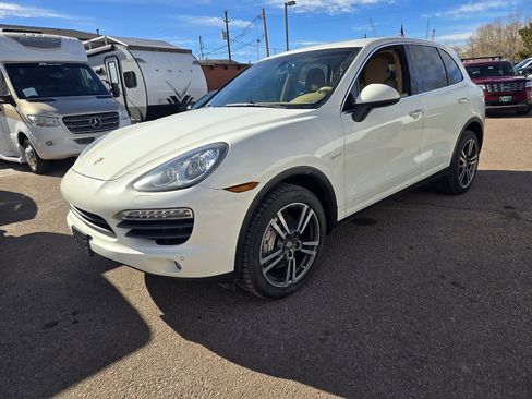 Used 2011 Porsche Cayenne S image 3