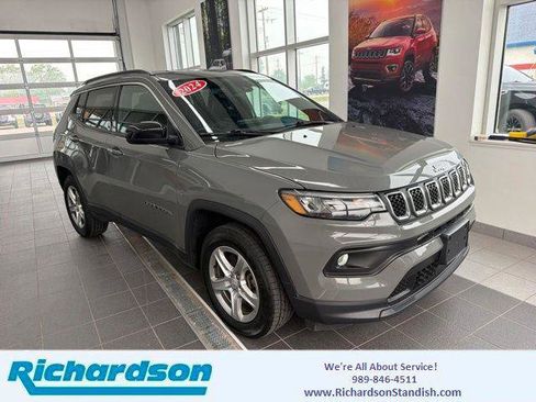 Certified 2024 Jeep Compass Latitude AWD/4WD image 1
