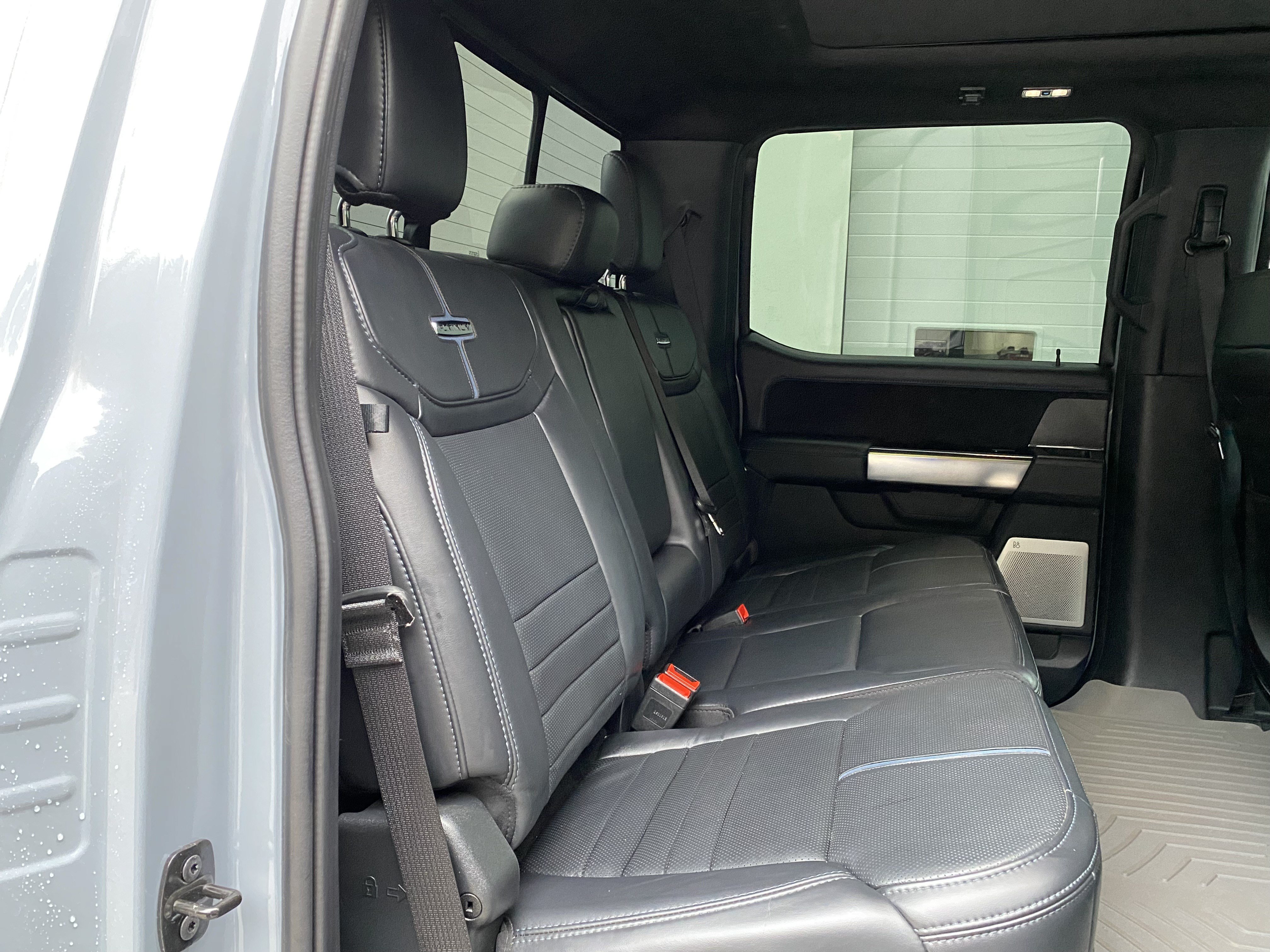 Used 2025 Ford F450 Platinum w/ FX4 Off-Road Package AWD/4WD image 36