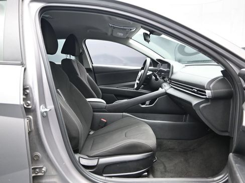 Used 2024 Hyundai Elantra SEL FWD image 17