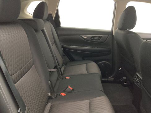 Used 2020 Nissan Rogue S FWD image 19
