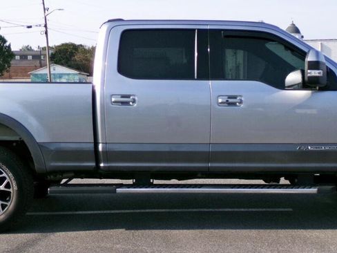 Used 2022 Ford F250 Lariat w/ Lariat Ultimate Package AWD/4WD image 4