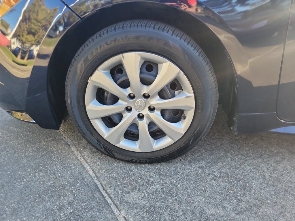 Certified 2020 Toyota Corolla LE FWD image 32