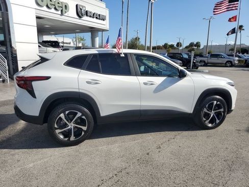 Used 2024 Chevrolet Trax RS image 8