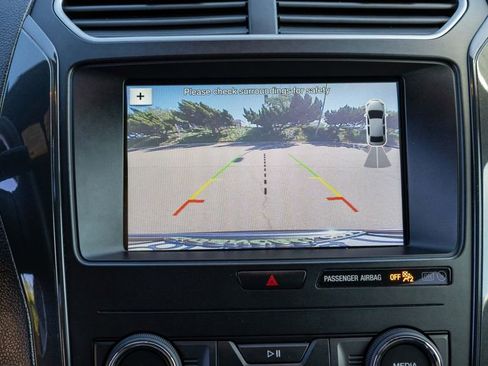 Used 2018 Ford Explorer XLT w/ Equipment Group 201A image 29