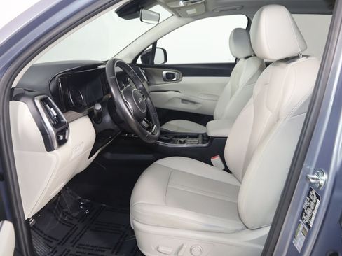 Used 2023 Kia Sorento S w/ Panoramic Sunroof Package AWD/4WD image 13