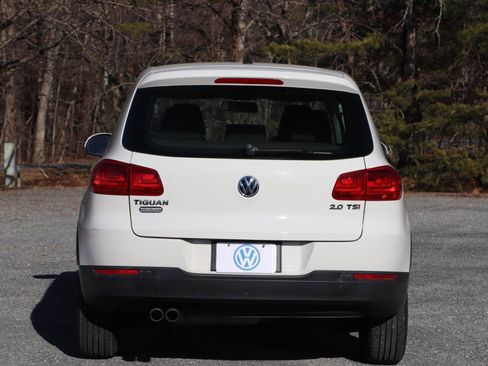 Used 2013 Volkswagen Tiguan S image 4