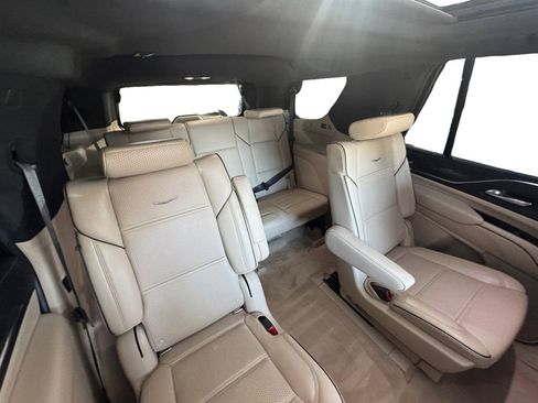 Used 2022 Cadillac Escalade Premium Luxury w/ Performance Package image 17