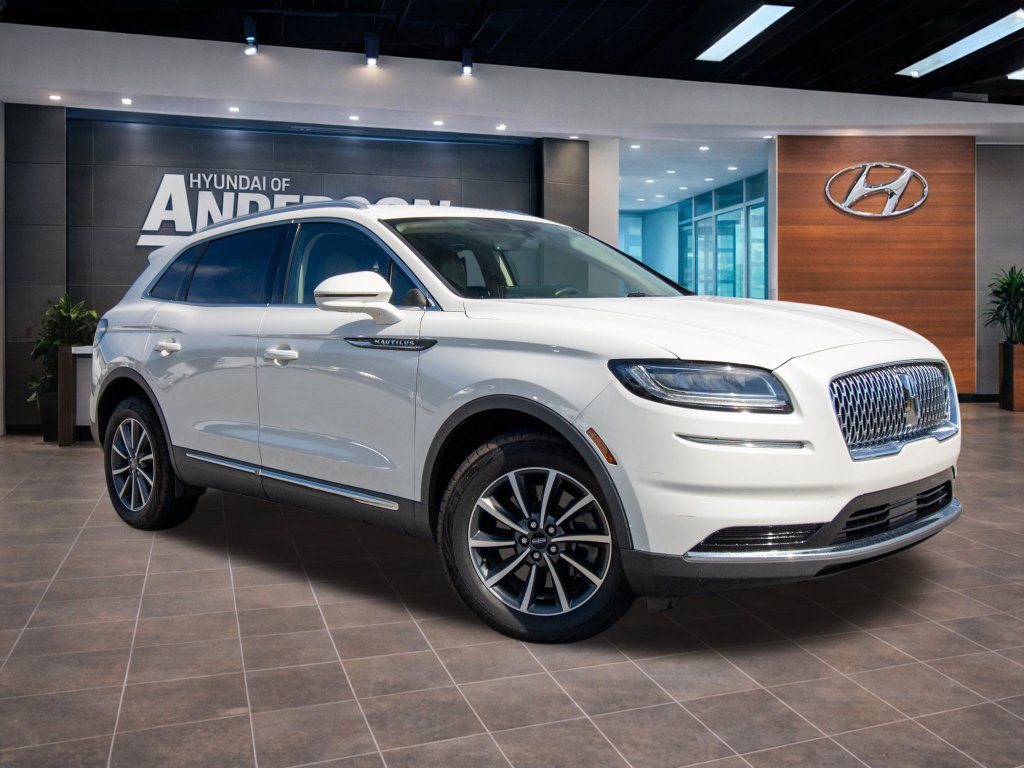 Used 2021 Lincoln Nautilus FWD image 3