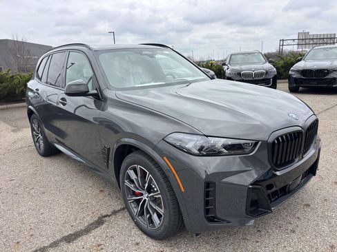 New 2026 BMW X5 xDrive50e image 3