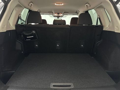 Certified 2025 Nissan Rogue SV AWD/4WD image 12