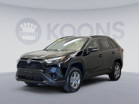 Used 2024 Toyota RAV4 XLE w/ Convenience Package AWD/4WD image 4