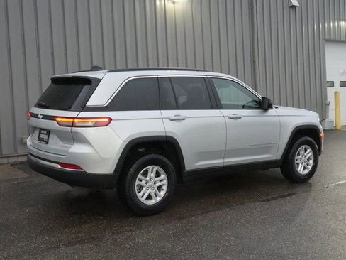 New 2025 Jeep Grand Cherokee Laredo AWD/4WD image 10