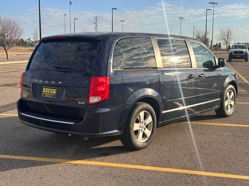 Used 2013 Dodge Grand Caravan SE image 3