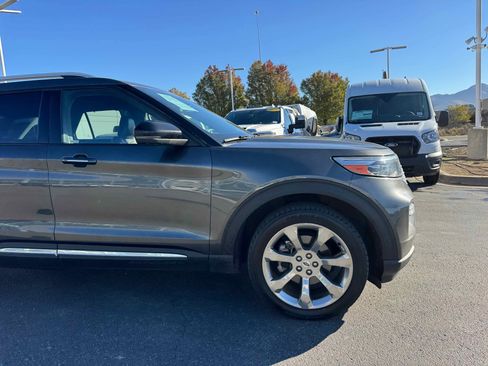 Certified 2020 Ford Explorer Platinum w/ Premium Technology Package image 10
