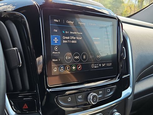 Used 2023 Chevrolet Traverse LT AWD/4WD image 16