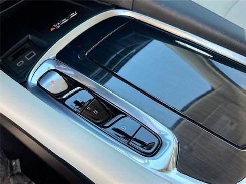 Used 2023 Buick Enclave Essence w/ Experience Buick Package image 16