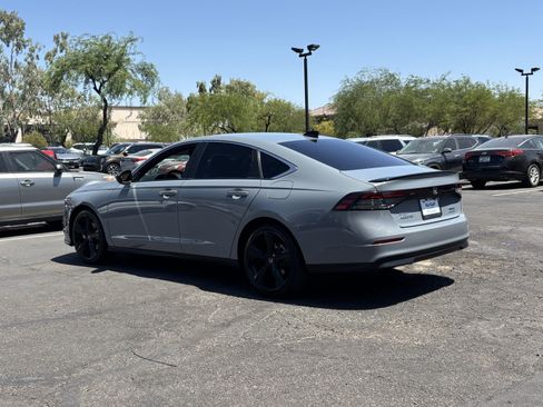 Used 2025 Honda Accord Sport image 4