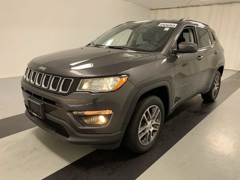 Used 2020 Jeep Compass Latitude w/ Cold Weather Group AWD/4WD image 2
